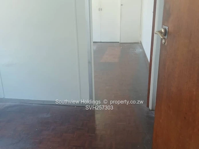 2 neat interconnecting offices available in Upper CBD. 