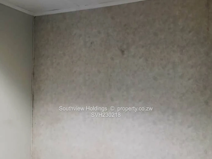 Single office to Let in Upper CBD. Rent US$220.00 per month.