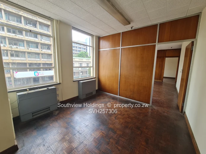 3 neat interconnecting offices plus strong room to let. 