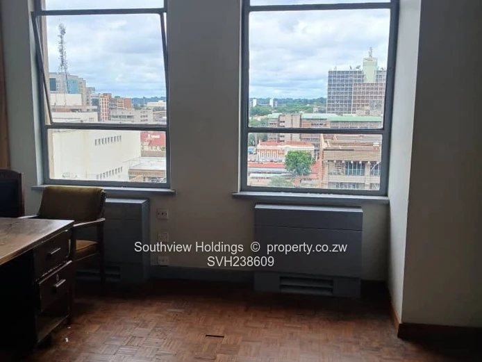 4 Neat offices to let. 