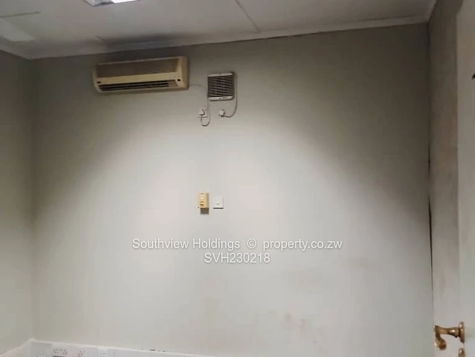 Single office to Let in Upper CBD. Rent US$220.00 per month.