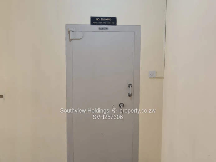 3 neat interconnecting offices plus strong room to let. 